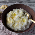 Grits egy népszerű étel széles körben fogyasztott szerte.