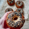 New York bagel, teljes kiőrlésű tönkölylisztből