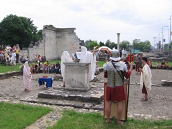 Floralia_in_Aquincum.JPG