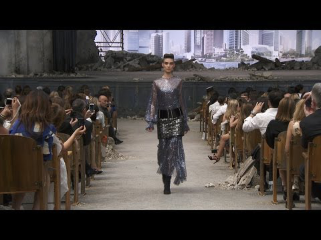 Divatdiktátor Chanel divatbemutató - Chanel (Haute Couture) divat 2013 ősz és 2014 tél
