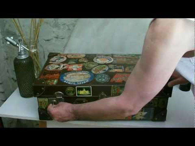 Régi bőrönd - régi utazások néma tanúja - utazási relikvia régi utazóbőrönd