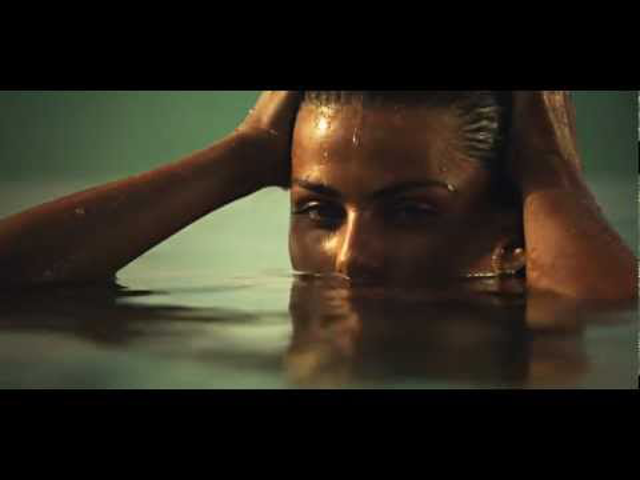 H&M strand szenzáció - H&M fürdőruha, bikini 2012 - képek, videó