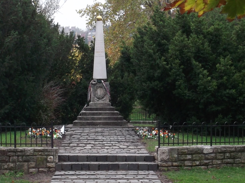 1894-es honvéd sírhely emlékmű a Gesztenyéskerben