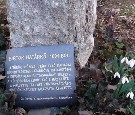 A Szervita Rend birtokhatárát jelezte a kőoszlop