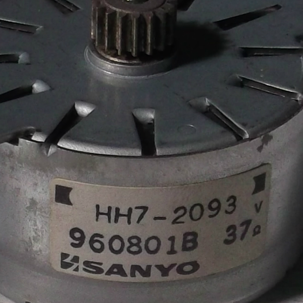 A motor adattáblája - HH7-2093 960801B 37 ohm SANYO