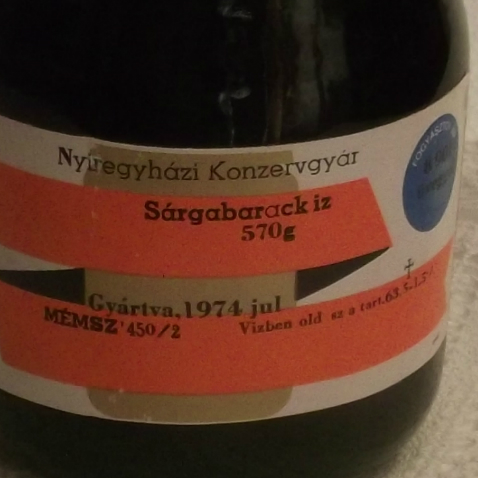 Sárgabarack íz - gyártva 1974 július - fogyasztható