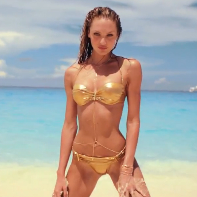 Arany bikini - természetesen arany strand ékszerekkel