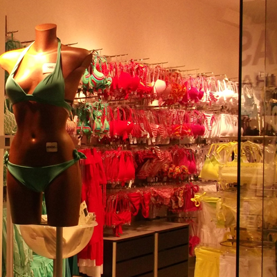 Bikini kínálat a Calzedonia Váci utcai üzletében