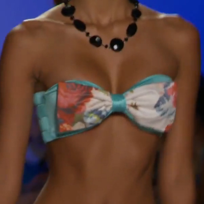 Fürdőruha divat 2013 - nagy masnis bikini felső