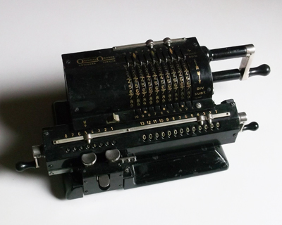 Tekerős számológép - Original Odhner mechanikus számológép
