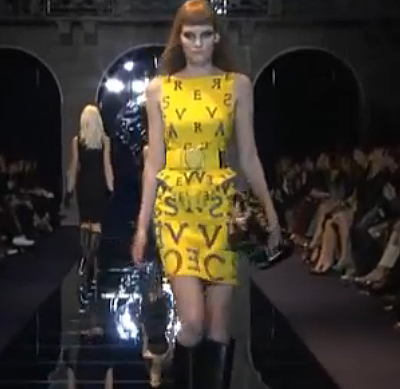 Sárga betűmintás ruha - Versace kollekció 2012-2013