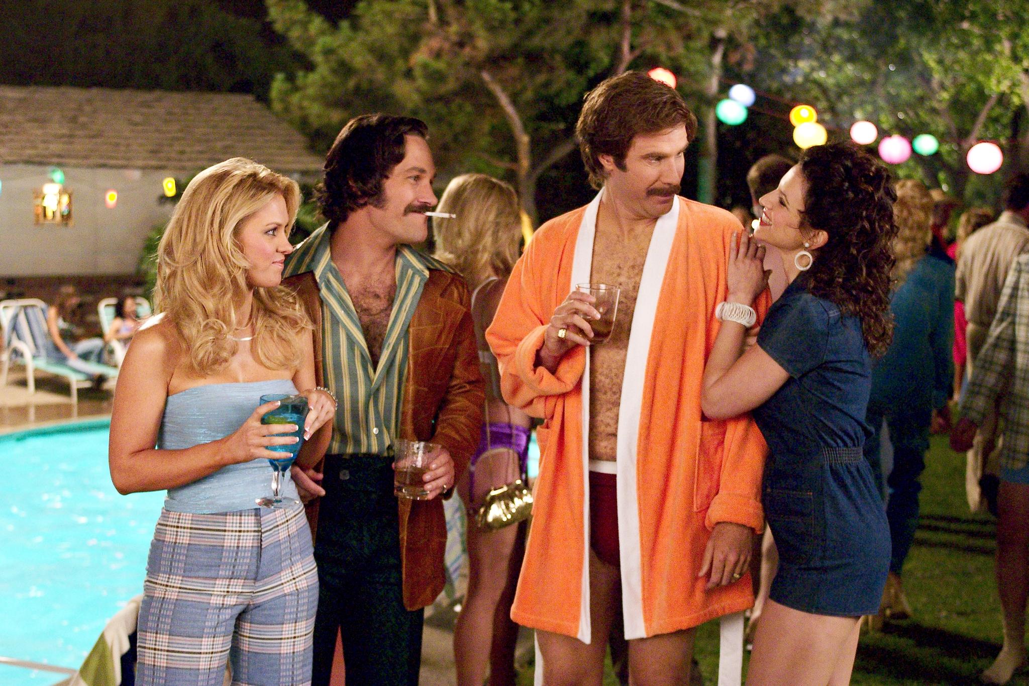 still-of-will-ferrell,-paul-rudd-and-renee-weldon-in-anchorman -the-legend-of-ron-burgundy-(2004)-large-picture.jpg