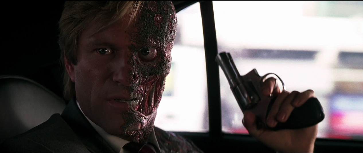 -harvey-dent-two-face-the-dark-knight-screencaps-harvey-dent-13409515-1266-536.jpg