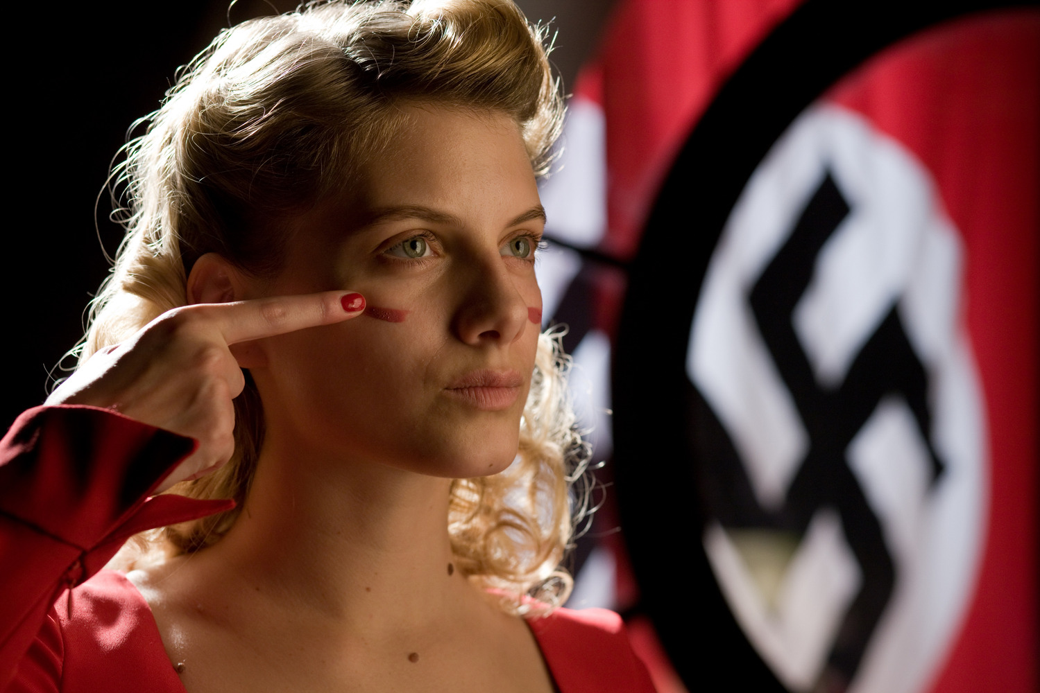 inglourious-basterds-inglorious-basterds-19-08-2009-21-08-2009-74-g.jpg