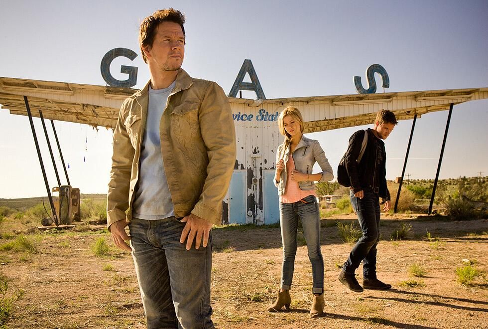 Transformers-4-Age-of-Extinction-Mark-Wahlberg-Jack-Reynor-and-Nicola-Pelt.jpg