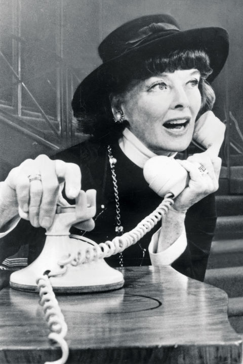Katharine Heburn Chanel-ként szerepel a Coco című darabban, melyet a Broadway-en játszottak.<br />1969