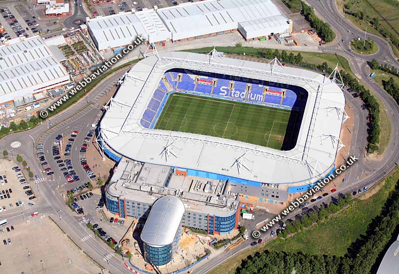 Madejski Stadium Reading aerial ba09420.jpg