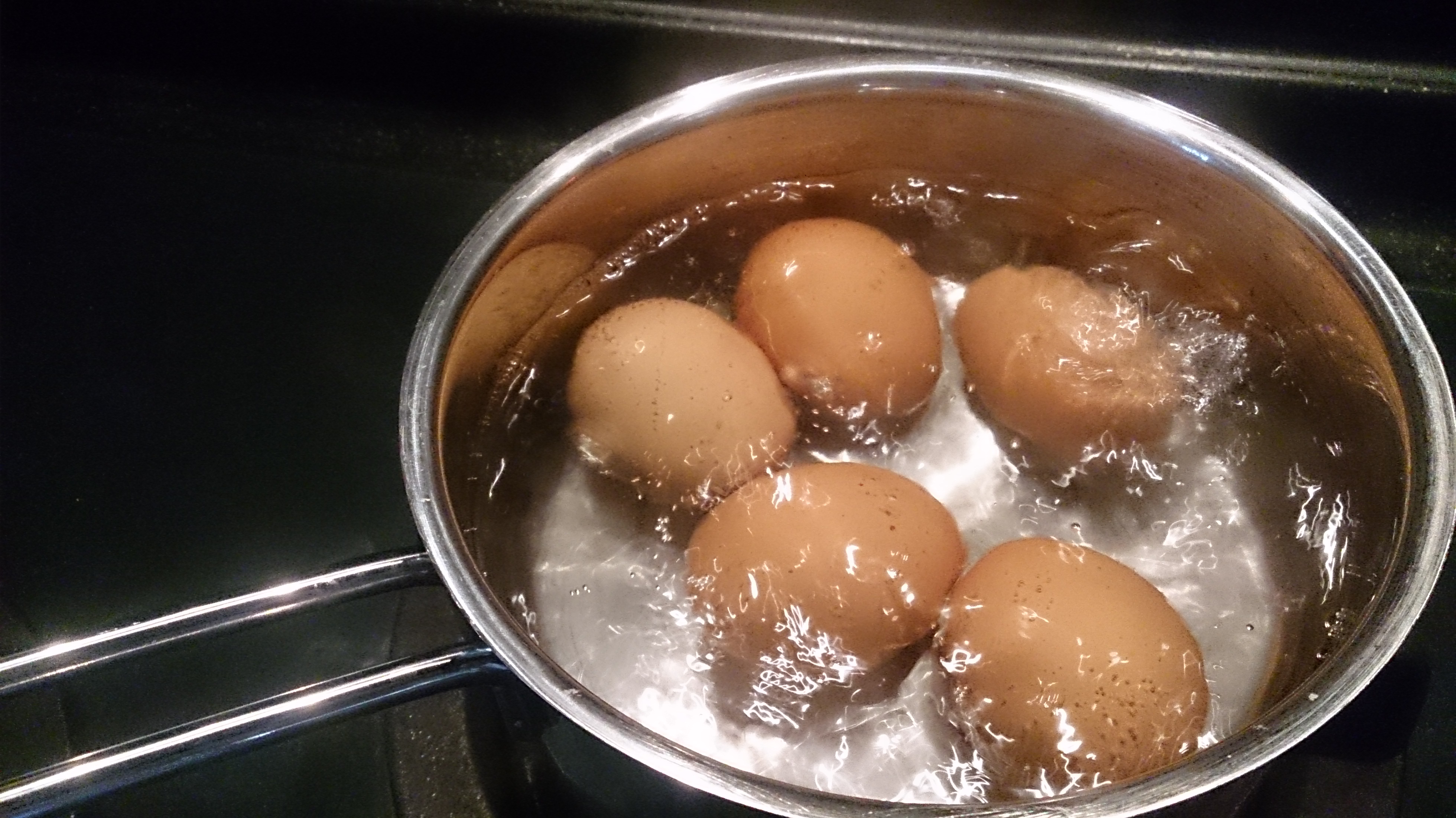 Így készíts tökéletes főtt tojást húsvétkor