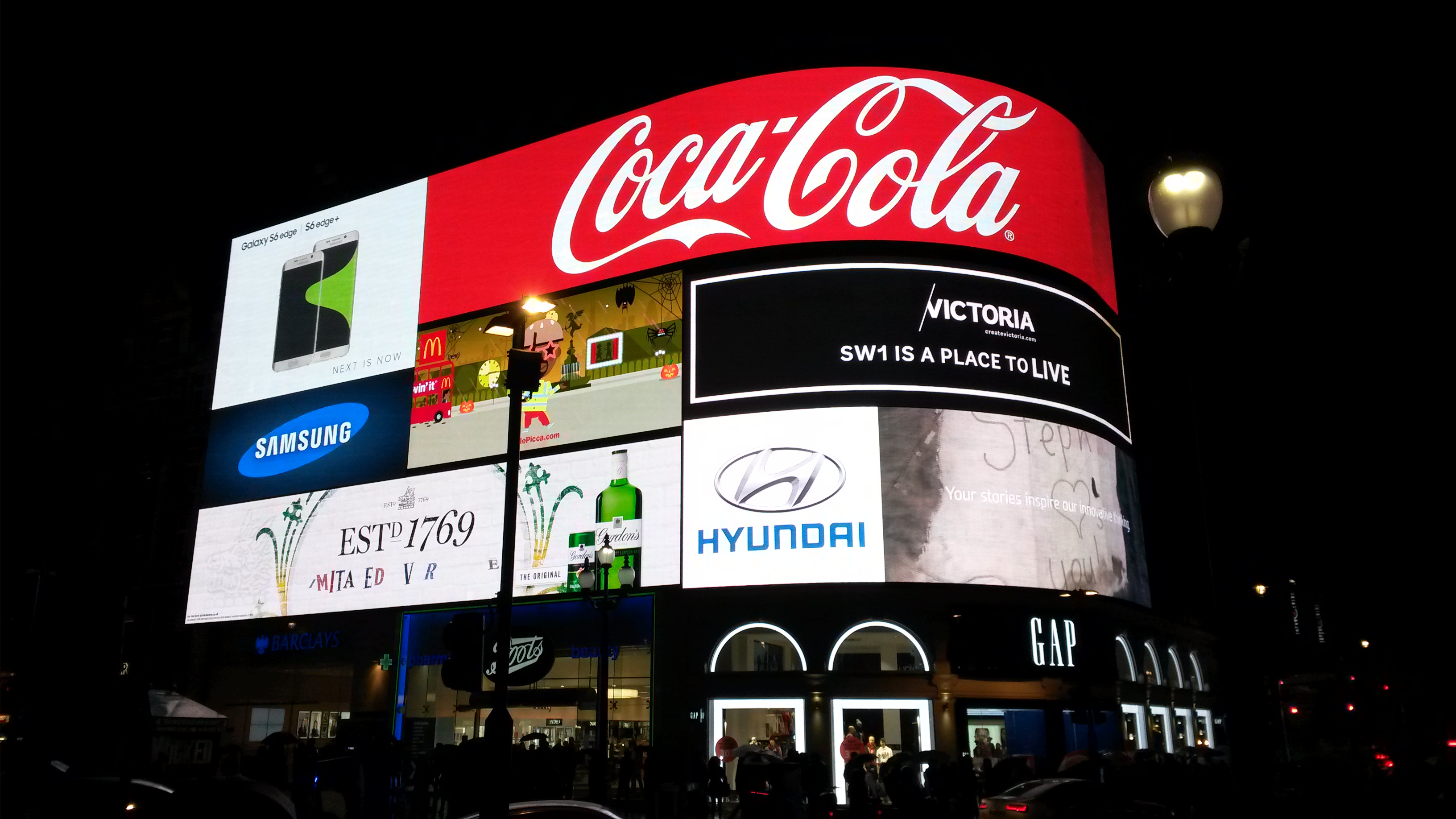 Piccadilly Circus - az angol Váci utca