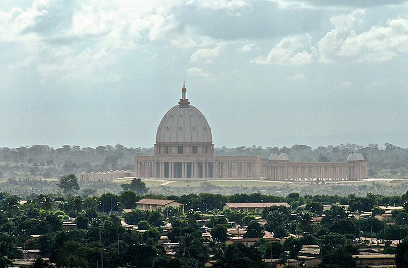 Basilique_Yakro4.jpg