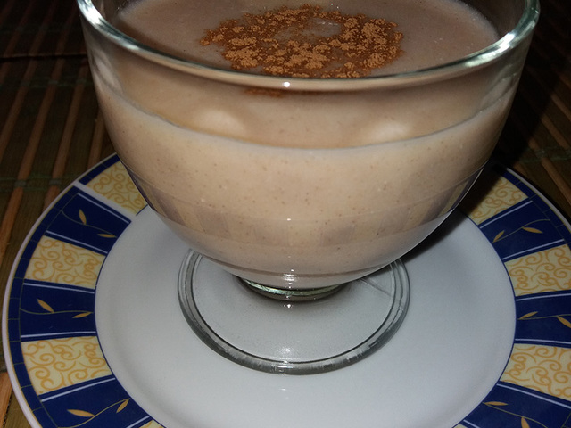 Fahéjas-joghurtos almakrémleves