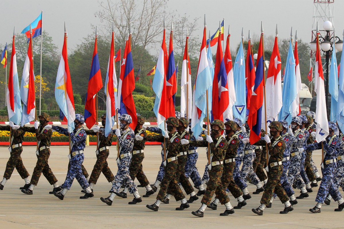 2021_myanmar_armed_forces_day_14.jpeg