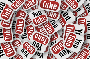 Cenzúrát kiáltanak a YouTube-vloggerek