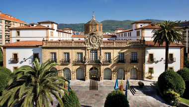 Hotel de la Reconquista > Oviedo