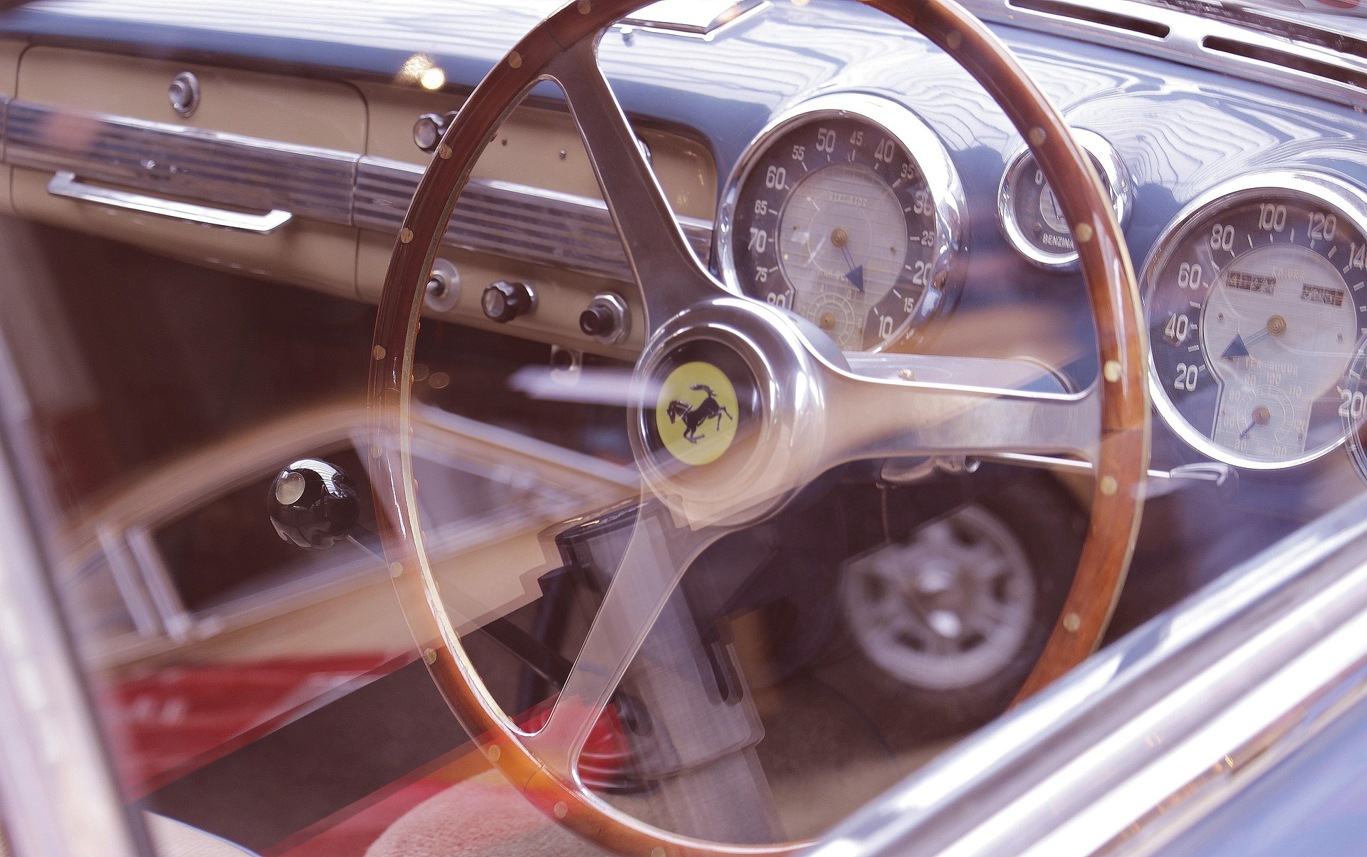 oldtimer-4097480_1920.jpg