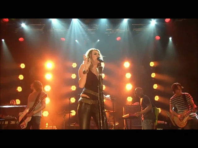 Miley Cyrus - My Heart Beats For Love