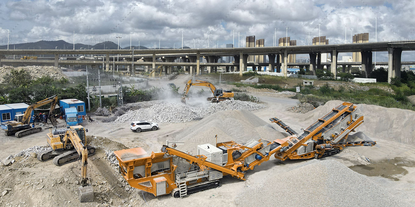 crawler_crushing_plant_for_processing_construction_waste.jpg