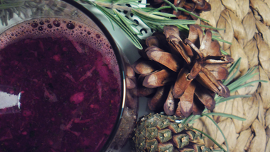 Beetroot-sour cherry-lemon balm smoothie