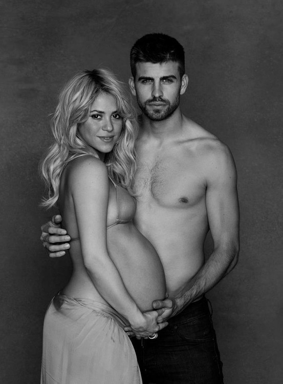 Piqué-y-Shakira-semi-desnudos.jpg