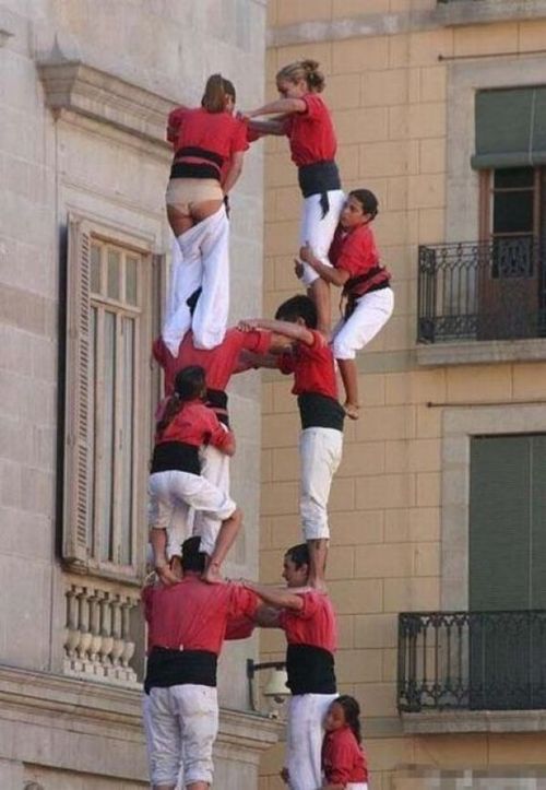 sexy-castellers.jpg