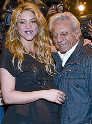 shakira-presenta-el-libro-de-su-padre-05.jpg