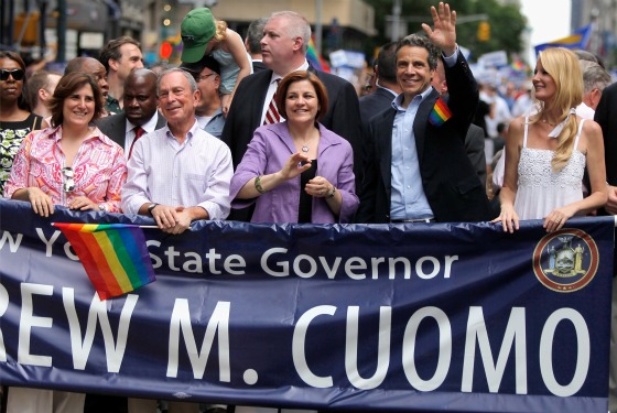 New_York_gay_lgbt_pride_march_lmbt_melegfelvonulas_meleg_meltosag_menete_Michael_Bloomberg_polgarmester_Christine_Quinn_kozgyulesi_elnok_Andrew_Cuomo_kormanyzo_politikus_politikusok_molino.jpg