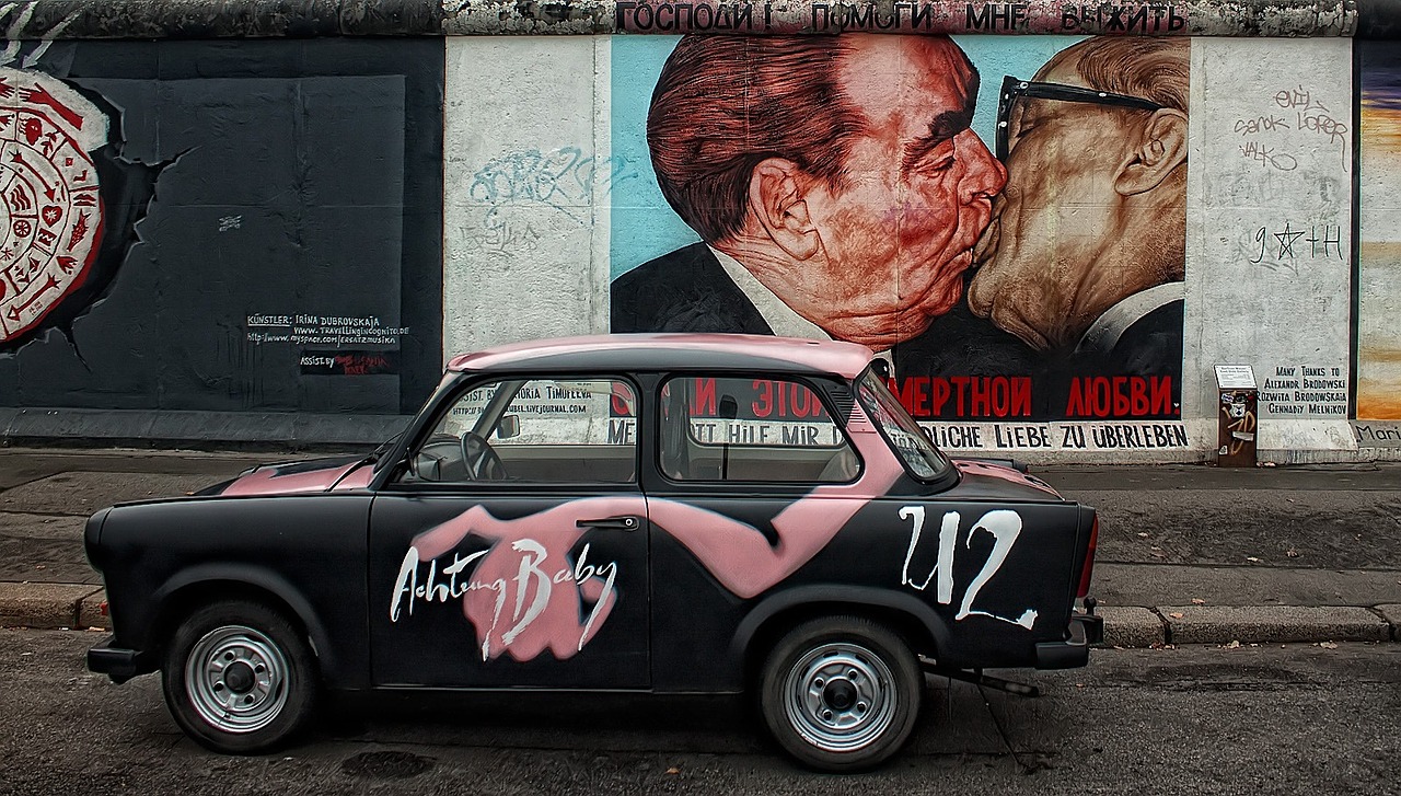 berlin-wall-50727_1280.jpg