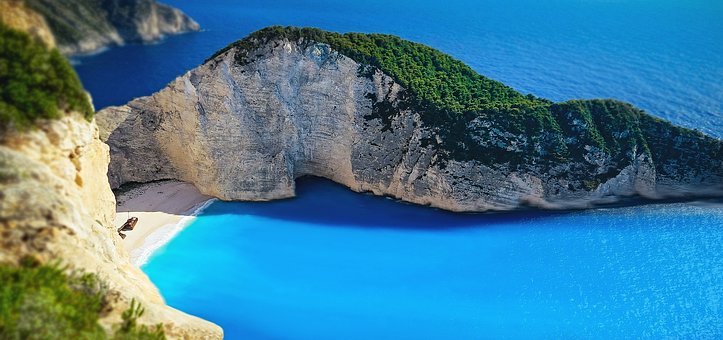 navagio-1743152_340.jpg