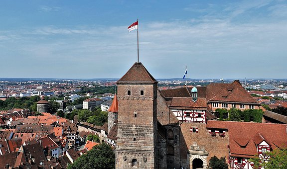 nuremberg-3591325_340.jpg