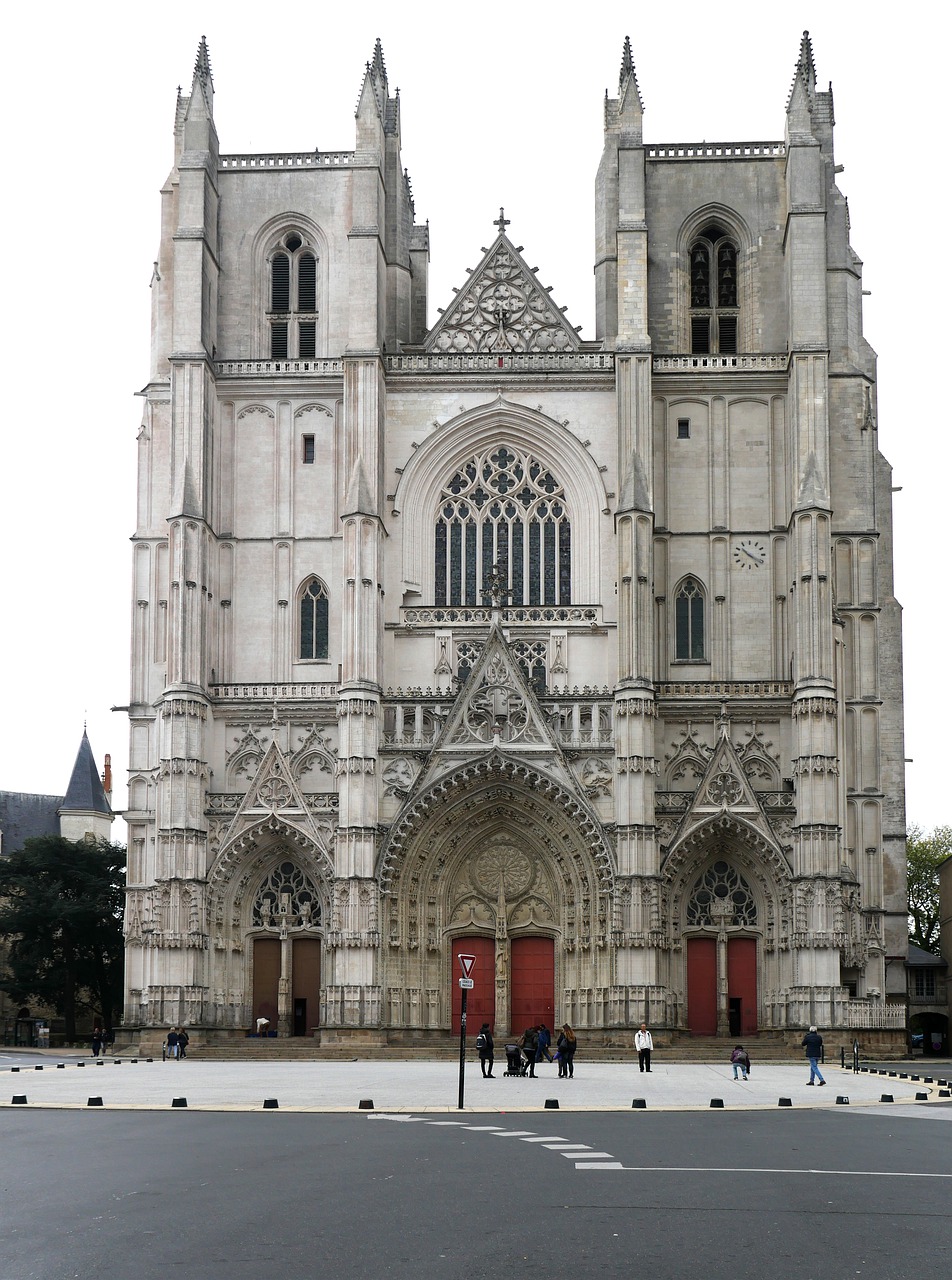 the-cathedral-of-nantes-4785006_1280.jpg
