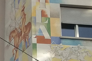 Atilla Király (Svájc) - Lakóépület - Fali freskó