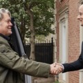 Ne az amerikai demokráciát féltse, hanem a saját háza táján söprögessen Orbán