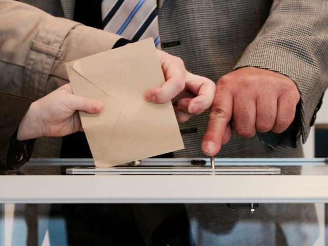A „voksturizmus” a jegyzők felelőssége is: észre kéne venni, ha egy viskóba tucatnyi ember jelentkezik be