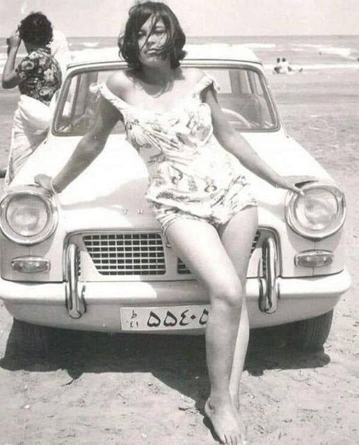 iranian_woman_on_the_beach.jpg