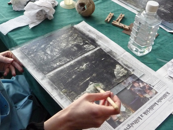 Ajándékozz egy ősfotográfiai kalandot! 57. Képíró-képolvasó hétvége: Archaikus eljárások Vékás Magdolnával