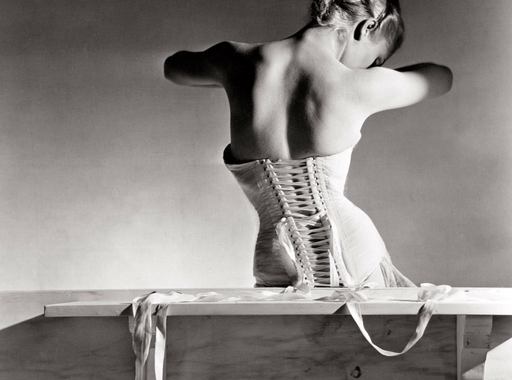 Horst P. Horst: A Mainbocher fűző (1939)