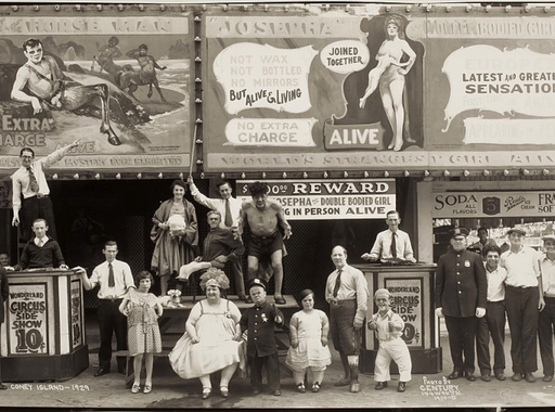 Edward J. Kelty felvételei a világ egyik legbizarrabb cirkuszának mindennapjairól