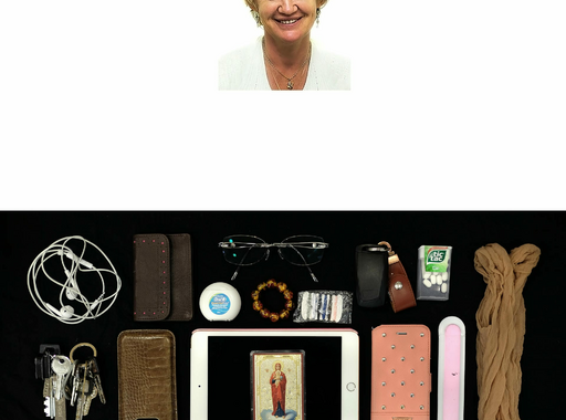 Sergei Stroitelev: Bermuda-háromszög (Orosz nők táskája belülről)