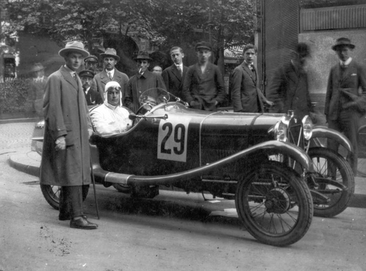 Amikor még Lauda a Népligetben versenyzett - Hazai autóversenyek régi fotókon