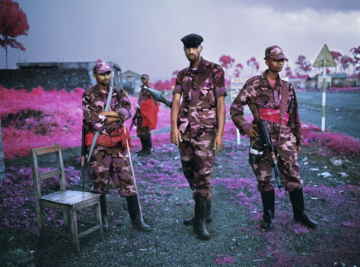 Richard Mosse: Kongó rózsaszínben (Infra sorozat)